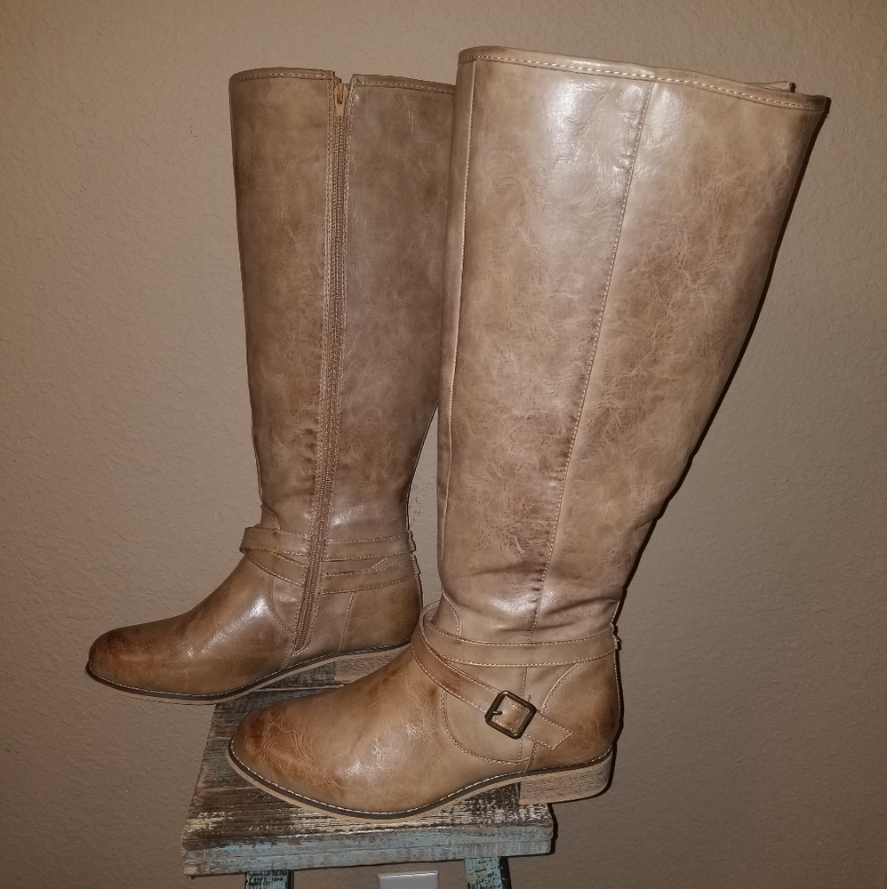 Cloudwalkers by Avenue knee high boots size 11